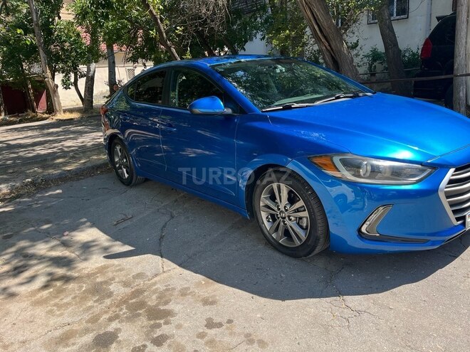 Hyundai Elantra-3