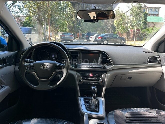 Hyundai Elantra-4