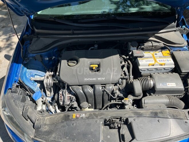 Hyundai Elantra-9