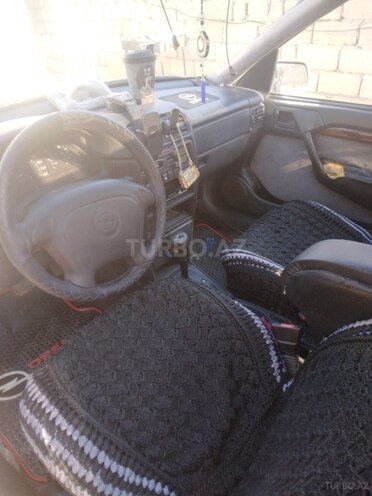 Opel Vectra-6