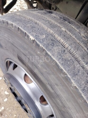 Ford Cargo-4