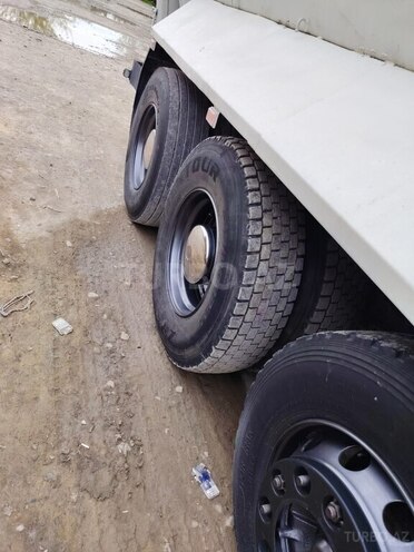 Ford Cargo-6