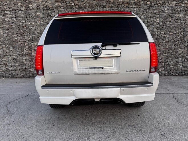 Cadillac Escalade-2