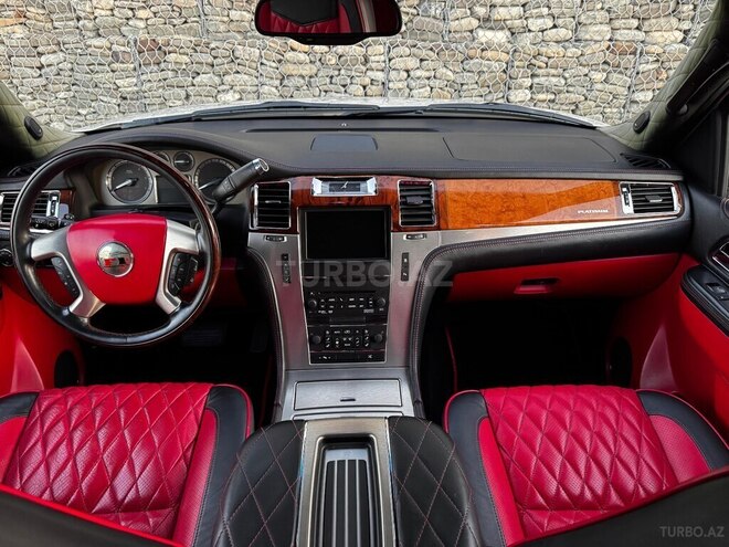 Cadillac Escalade-7