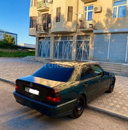 Mercedes C 180-7