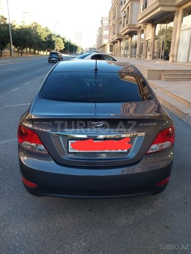 Hyundai Accent-2