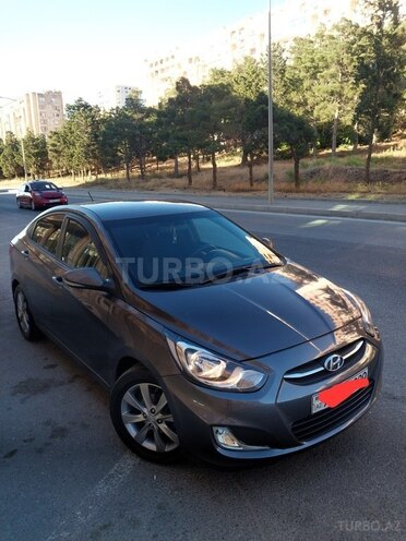 Hyundai Accent-3