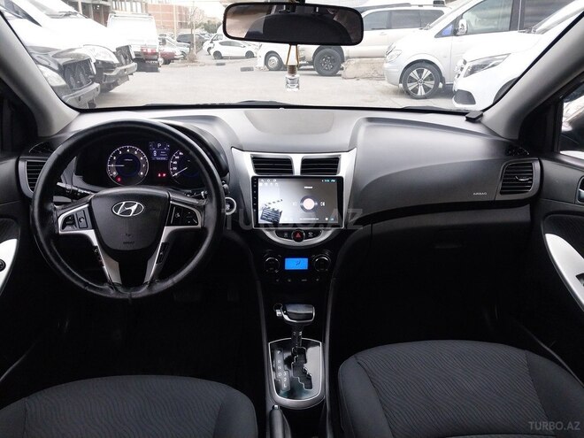 Hyundai Accent-8
