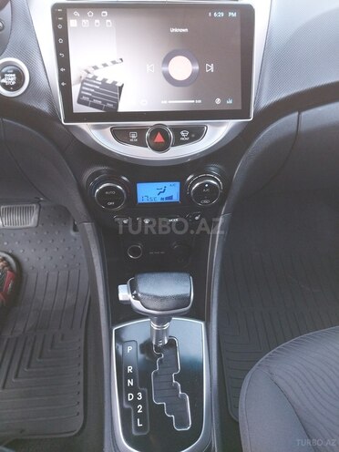 Hyundai Accent-9