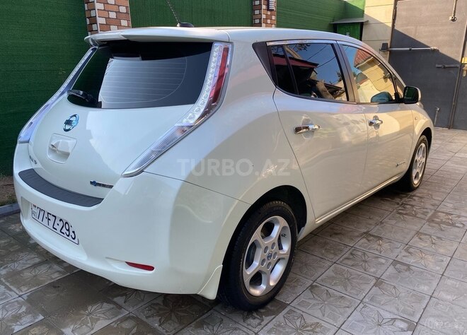 Nissan Leaf-3