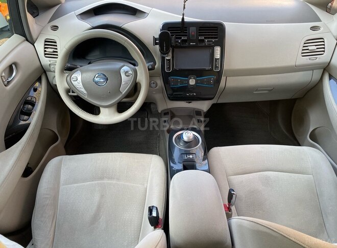 Nissan Leaf-9