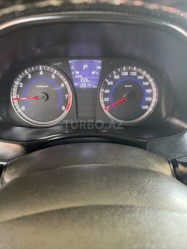 Hyundai Accent-13