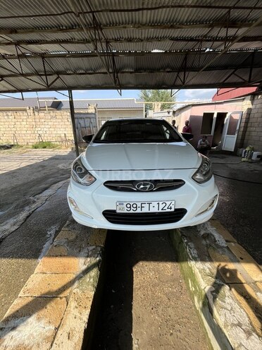 Hyundai Accent-1
