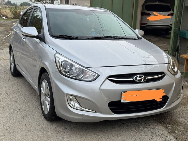 Hyundai Accent-1