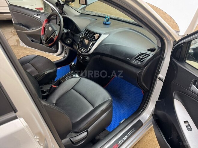 Hyundai Accent-6