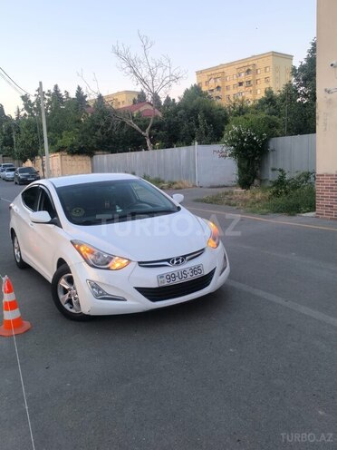 Hyundai Elantra-1