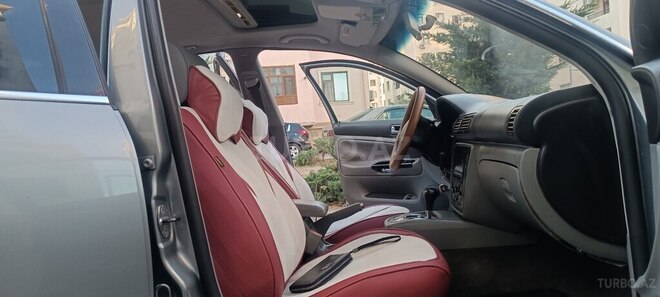 Volkswagen Passat-5