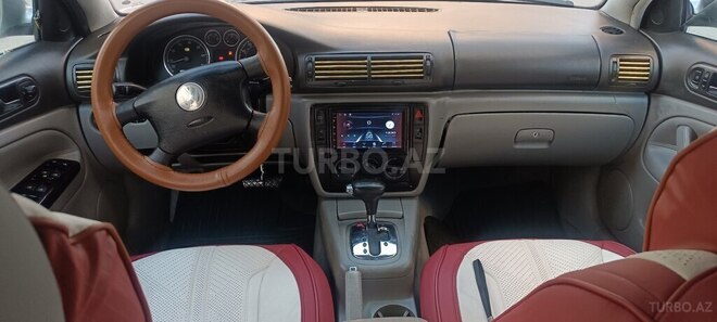 Volkswagen Passat-11