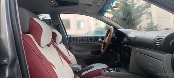 Volkswagen Passat-8