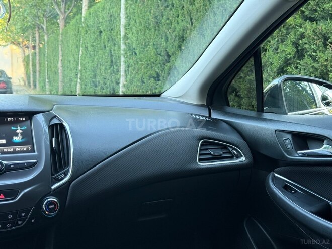Chevrolet Cruze-11