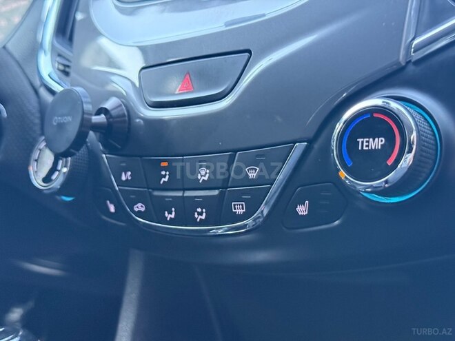 Chevrolet Cruze-13