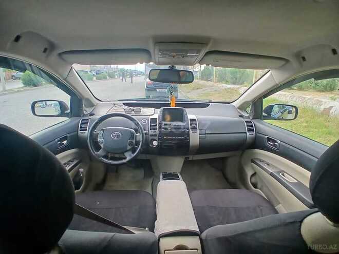 Toyota Prius-3