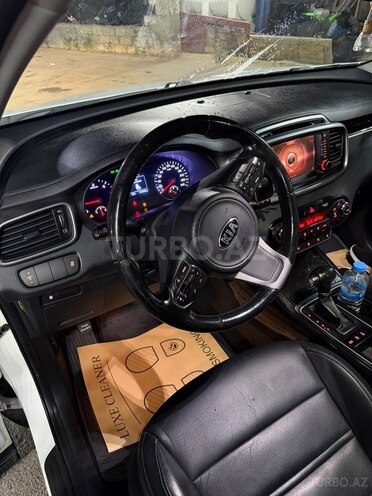Kia Sorento-9