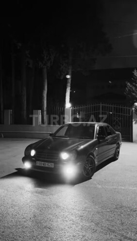 Mercedes E 230-5