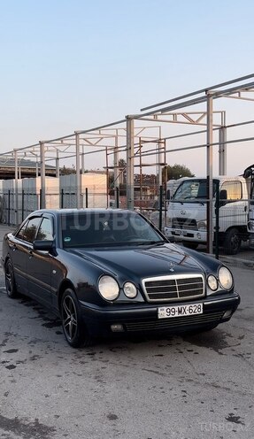 Mercedes E 230-1