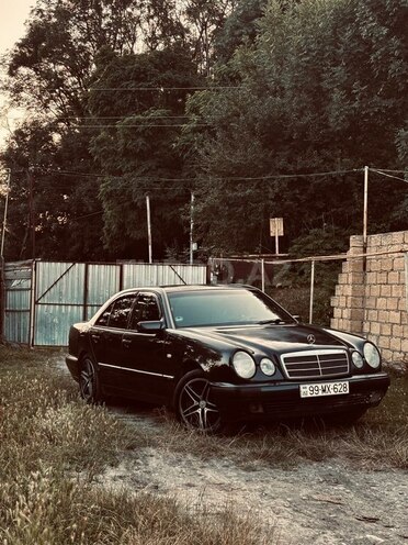 Mercedes E 230-8