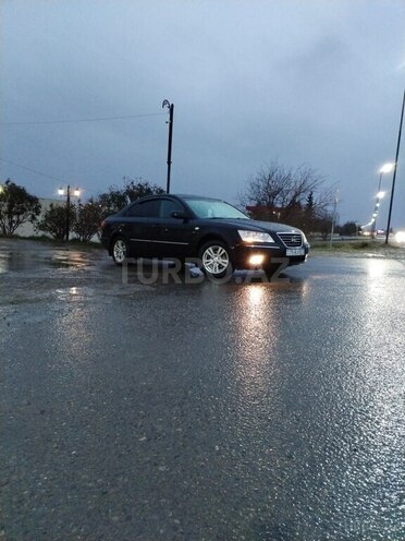 Hyundai Sonata-12