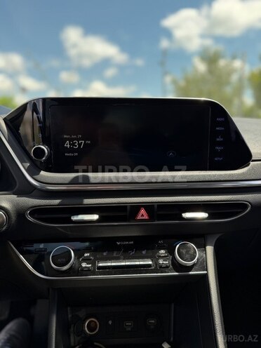 Hyundai Sonata-12
