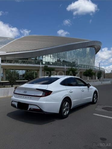 Hyundai Sonata-4