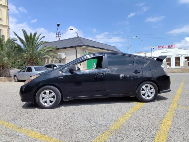 Toyota Prius-2