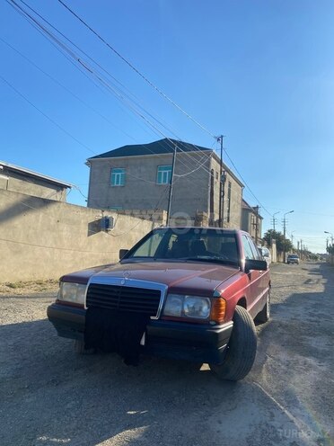 Mercedes 190-1