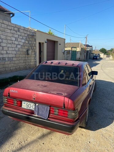 Mercedes 190-5