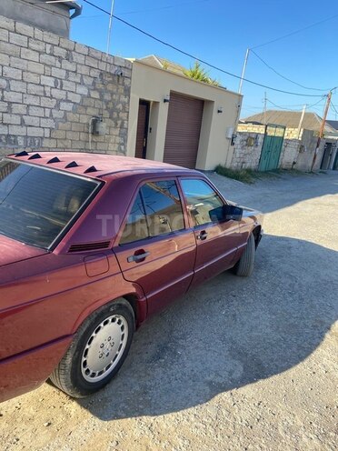 Mercedes 190-8