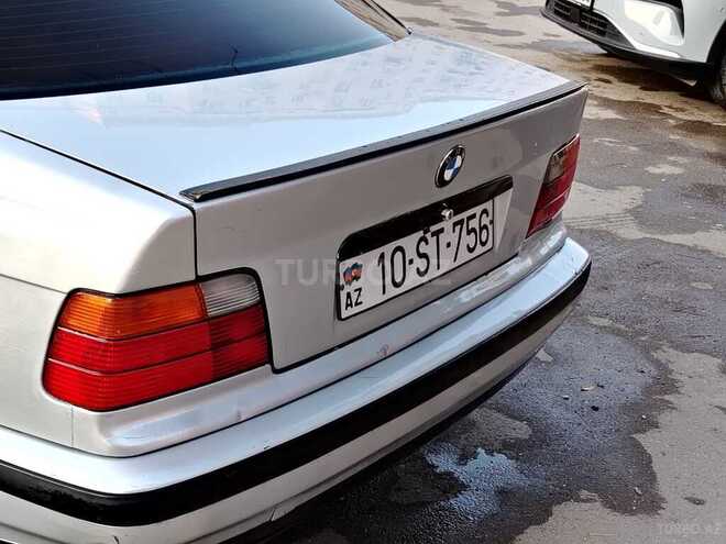BMW 320-3