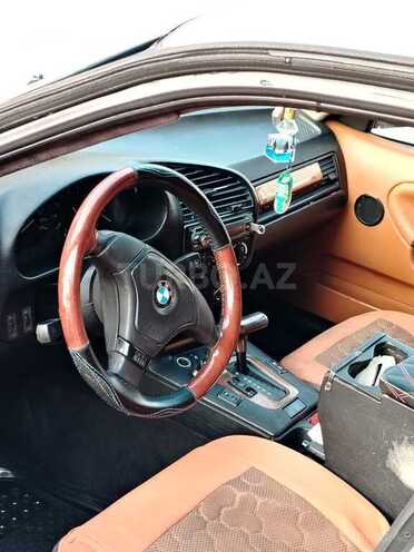 BMW 320-5