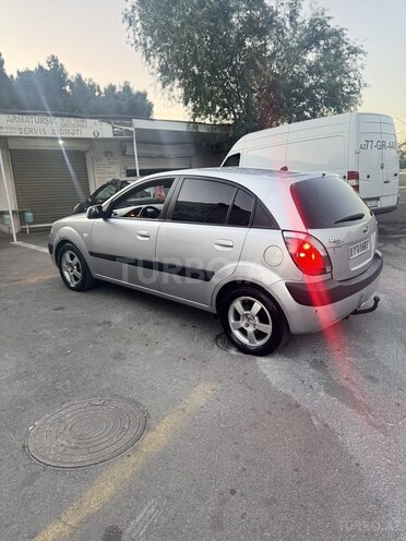 Kia Rio-4