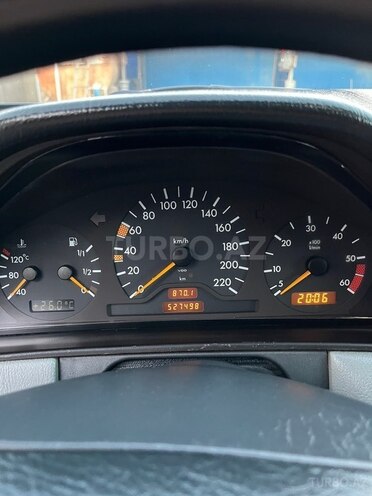 Mercedes E 280-5