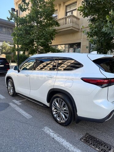 Toyota Highlander-6