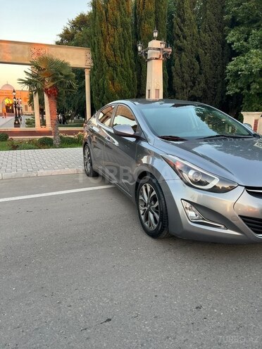 Hyundai Elantra-10