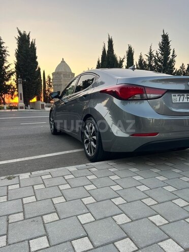 Hyundai Elantra-5