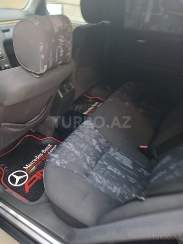Mercedes E 240-3