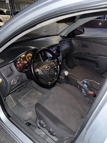 Kia Rio-7
