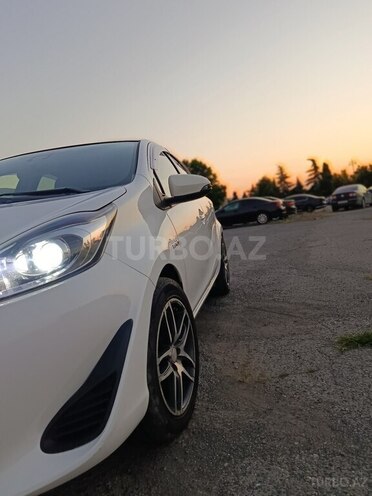 Toyota Aqua-10
