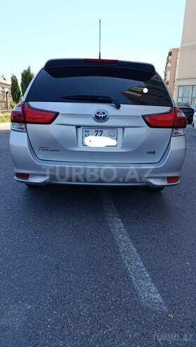 Toyota Corolla Fielder-2