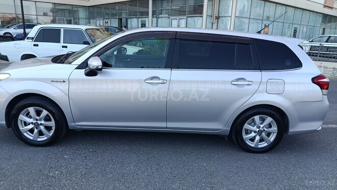 Toyota Corolla Fielder-12