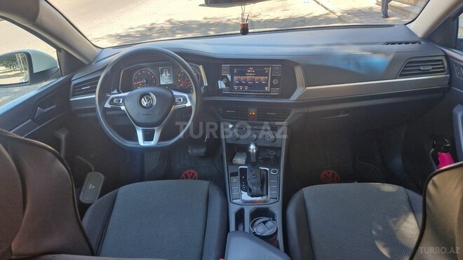 Volkswagen Jetta-4